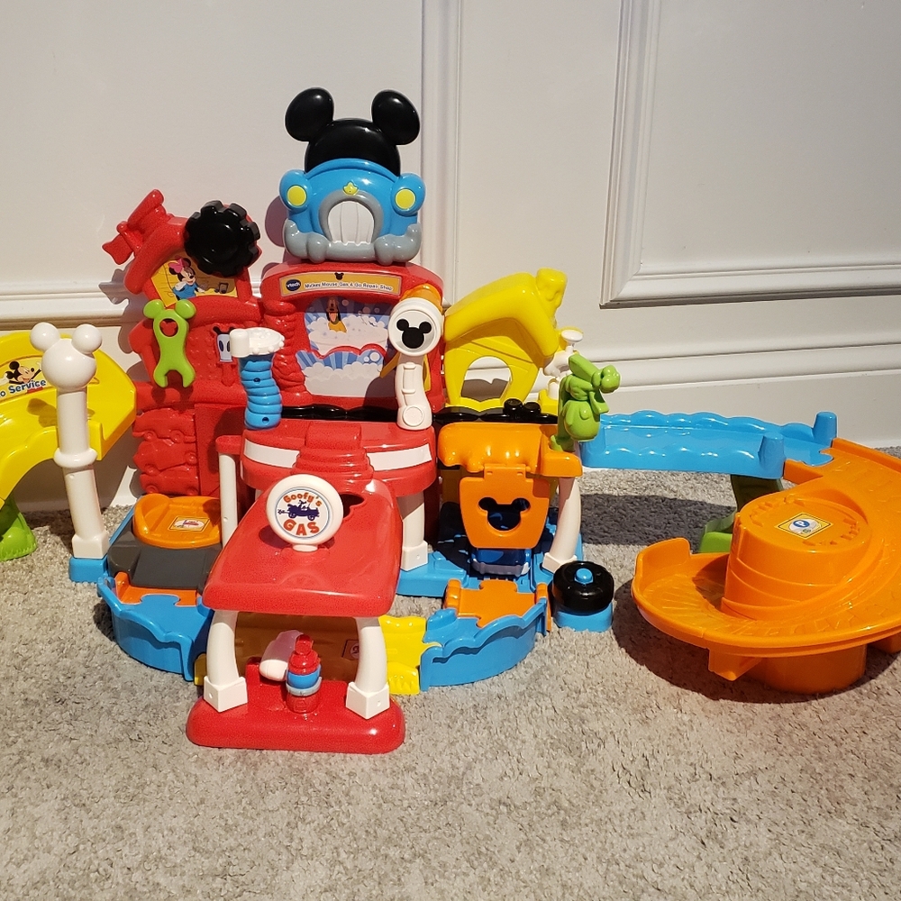 V- Tech Go Go Wheels Disney
